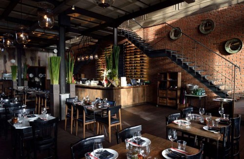 Mamasan Bali (photo from www.asia-bars.com )