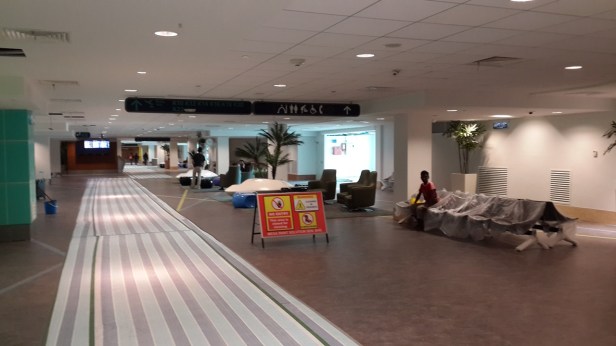 Path to departure hall (domestic wing)