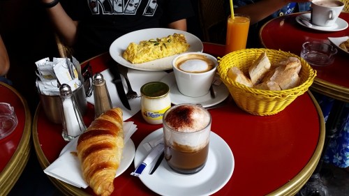 Breakfast at Fontaine Sully