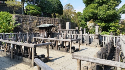 Graves of the 47 Ronin