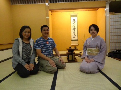 Koomon Tea School host