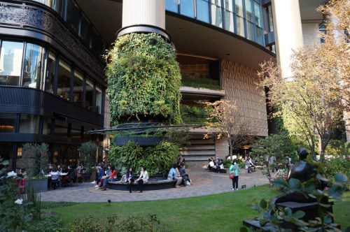 Marunouchi brick square