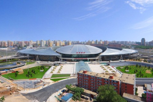 Beijing South Station (photo from Wikipedia)