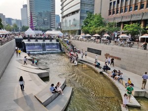 Cheonggyecheon stream