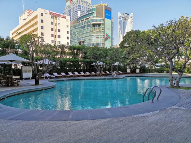 Grand Hyatt Erawan Bangkok swimming pool